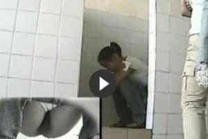 Chinesin beim pissen gefilmt im Voyeur Pornofilm