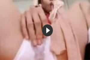 Richtig geil ins Höschen scheißen